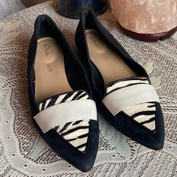 Clarks Laina Zebra Print Black Suede Loafer Flat Pointed Sample shoe size 7.5 - Picture 1 of 13